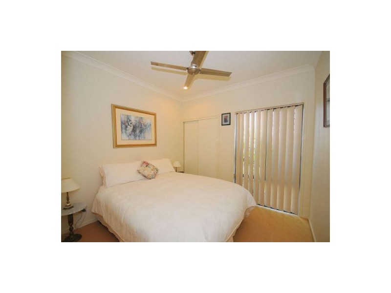 8 Montrose Close, Point Vernon QLD 4655