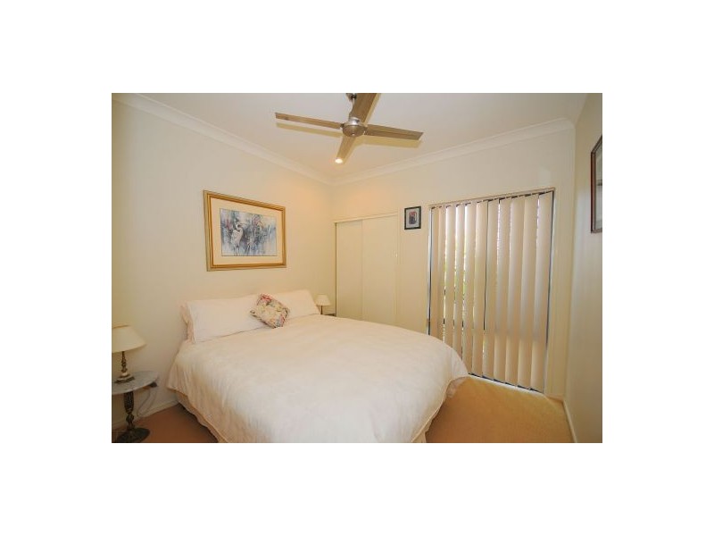 8 Montrose Close, Point Vernon QLD 4655