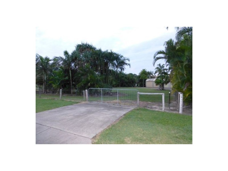 54 Hughes Rd, Urangan QLD 4655