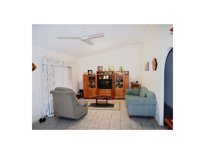 24 Margaret St, Urangan QLD 4655