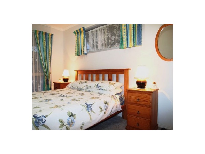 24 Margaret St, Urangan QLD 4655