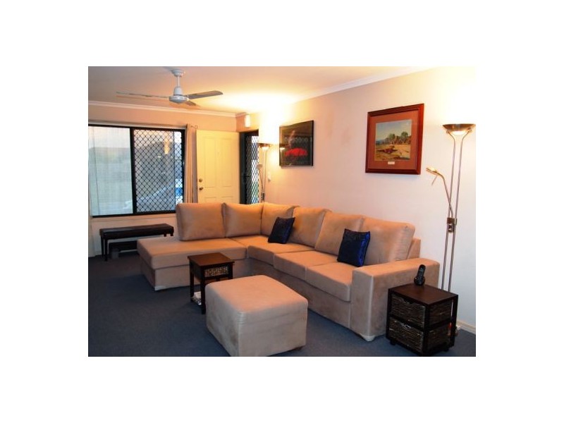 16 Joselyn Dr, Point Vernon QLD 4655