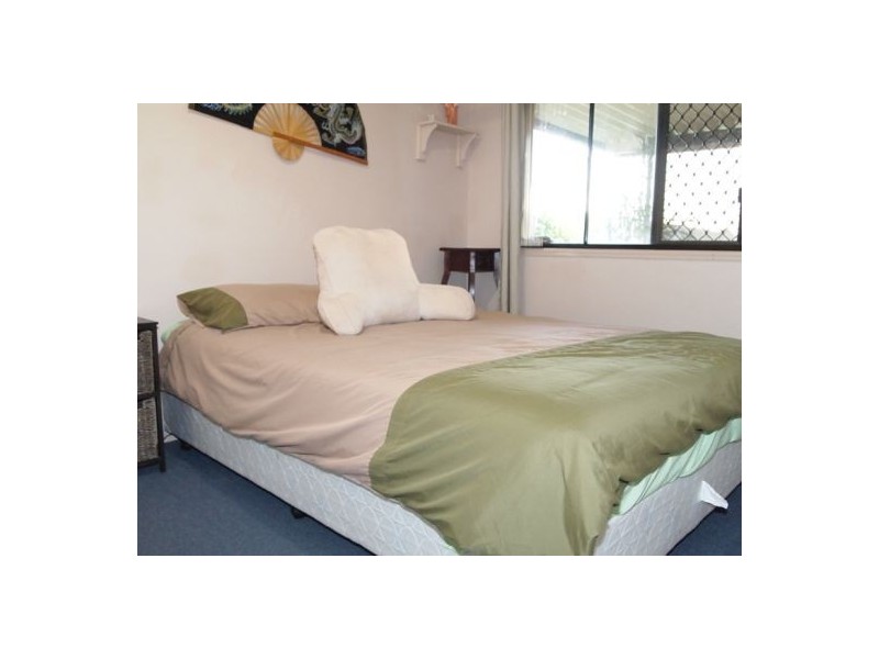 16 Joselyn Dr, Point Vernon QLD 4655