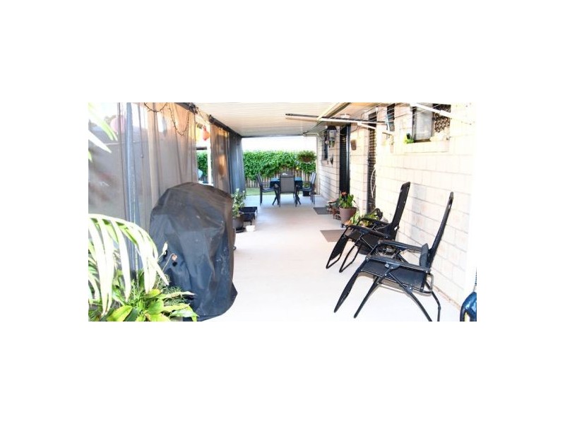 16 Joselyn Dr, Point Vernon QLD 4655