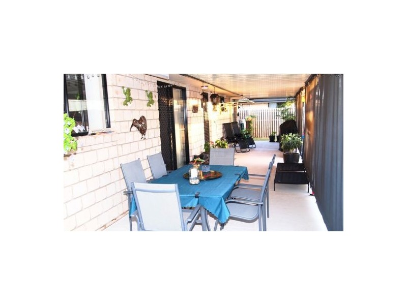 16 Joselyn Dr, Point Vernon QLD 4655