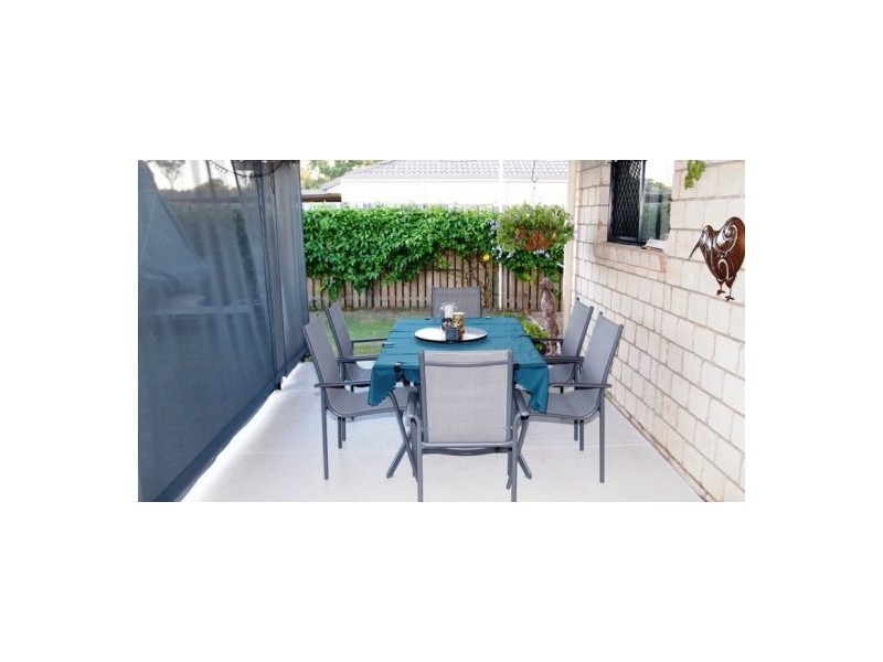 16 Joselyn Dr, Point Vernon QLD 4655