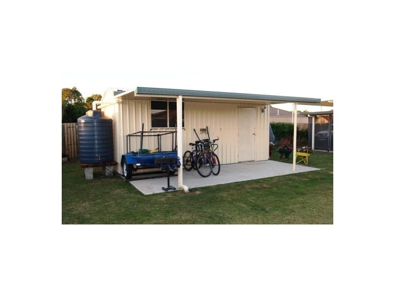 16 Joselyn Dr, Point Vernon QLD 4655