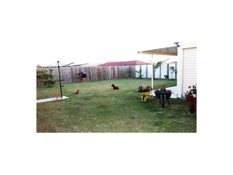 16 Joselyn Dr, Point Vernon QLD 4655