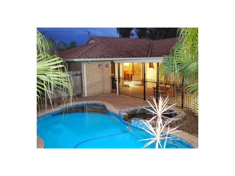 1 Hughes Rd, Wondunna QLD 4655