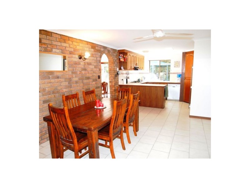 1 Hughes Rd, Wondunna QLD 4655