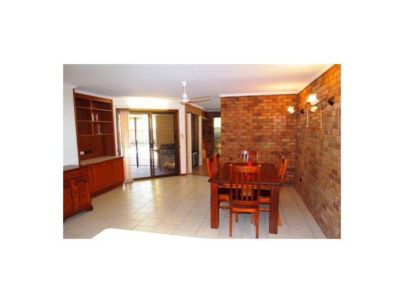 1 Hughes Rd, Wondunna QLD 4655