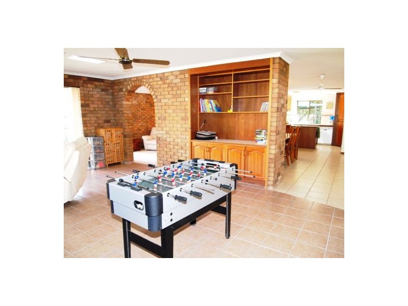 1 Hughes Rd, Wondunna QLD 4655