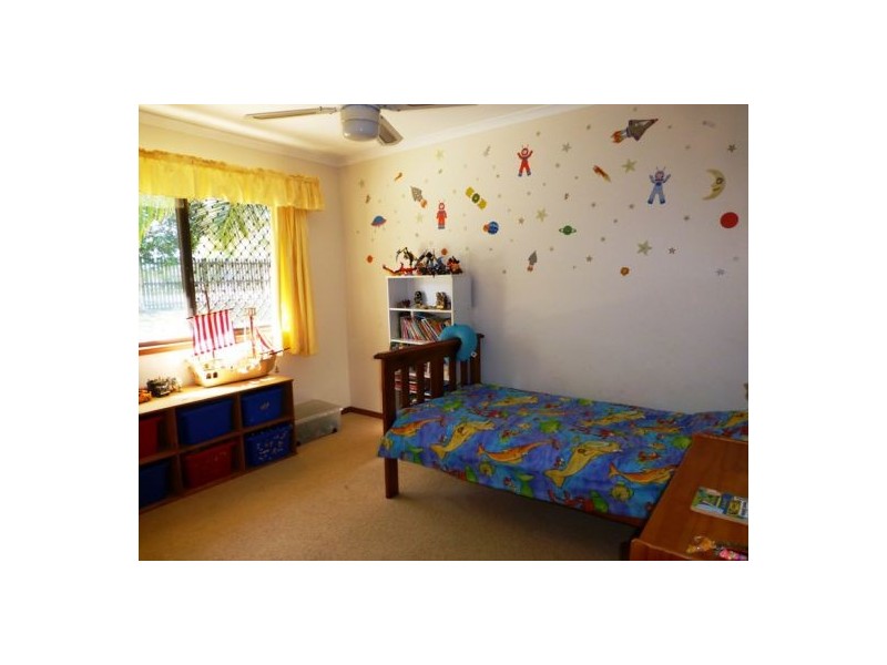1 Hughes Rd, Wondunna QLD 4655