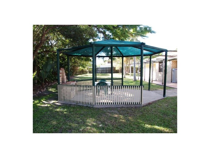 1 Hughes Rd, Wondunna QLD 4655