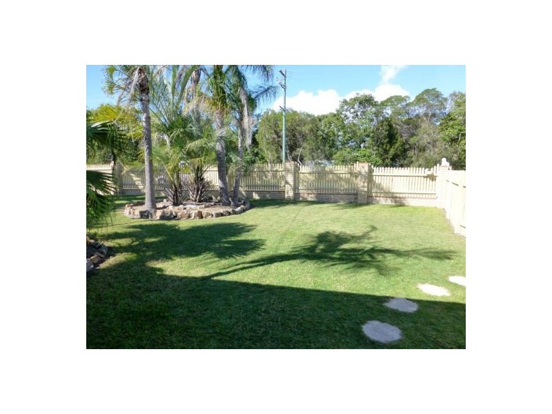1 Hughes Rd, Wondunna QLD 4655