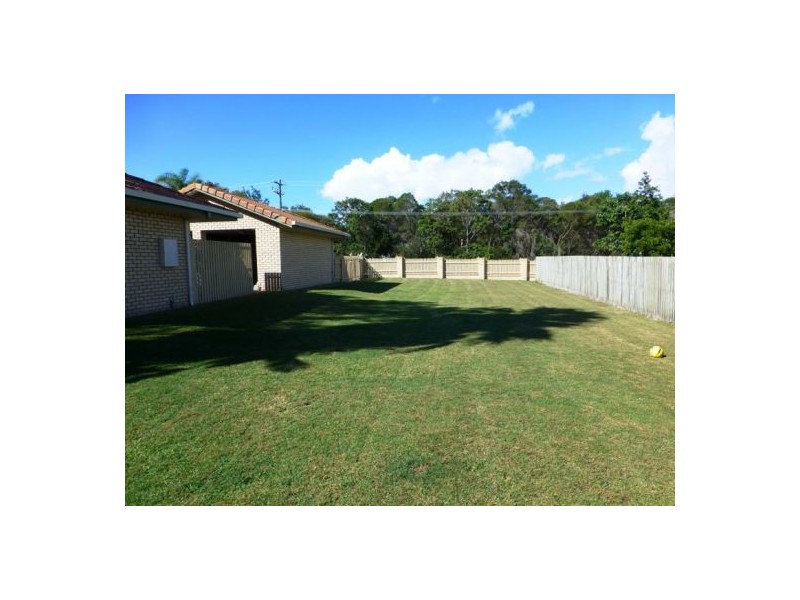 1 Hughes Rd, Wondunna QLD 4655