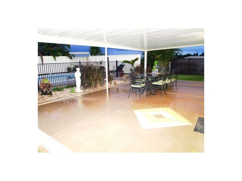 1 Noah Crt, Dundowran QLD 4655