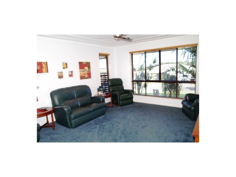 1 Noah Crt, Dundowran QLD 4655