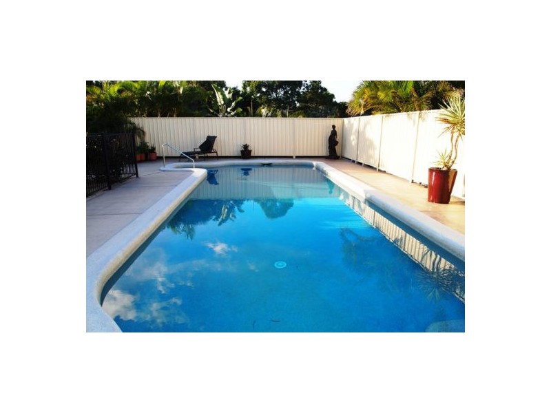 1 Noah Crt, Dundowran QLD 4655