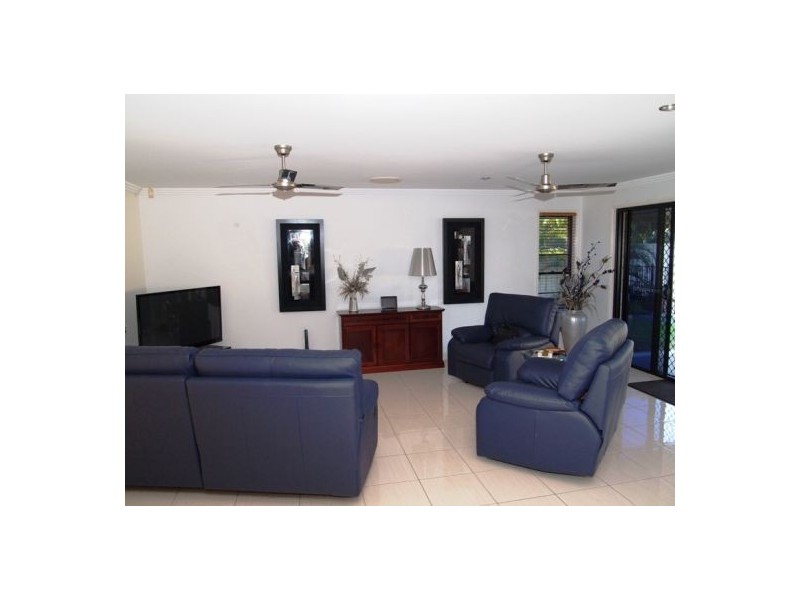 1 Noah Crt, Dundowran QLD 4655