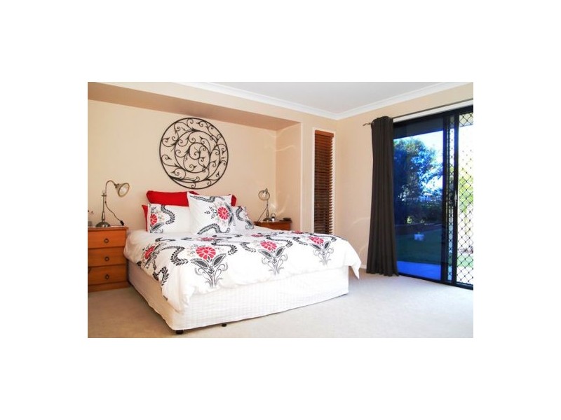 1 Noah Crt, Dundowran QLD 4655