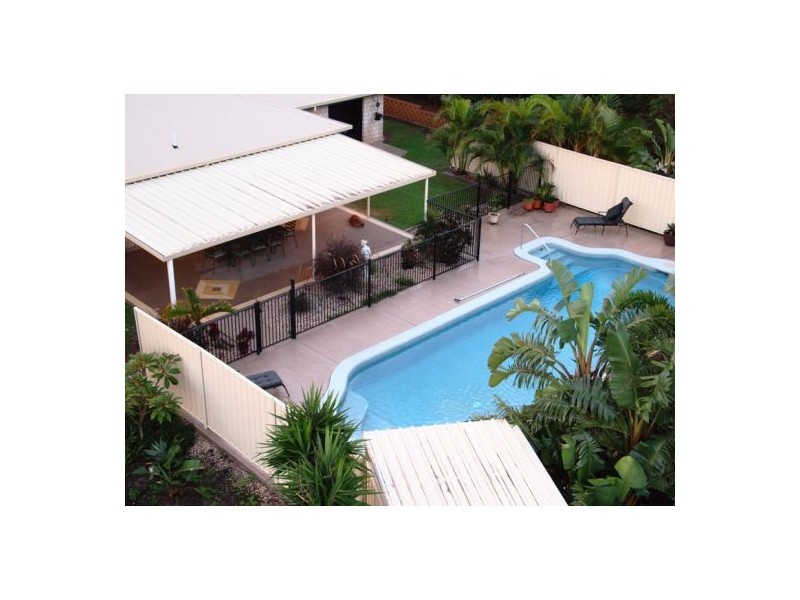 1 Noah Crt, Dundowran QLD 4655