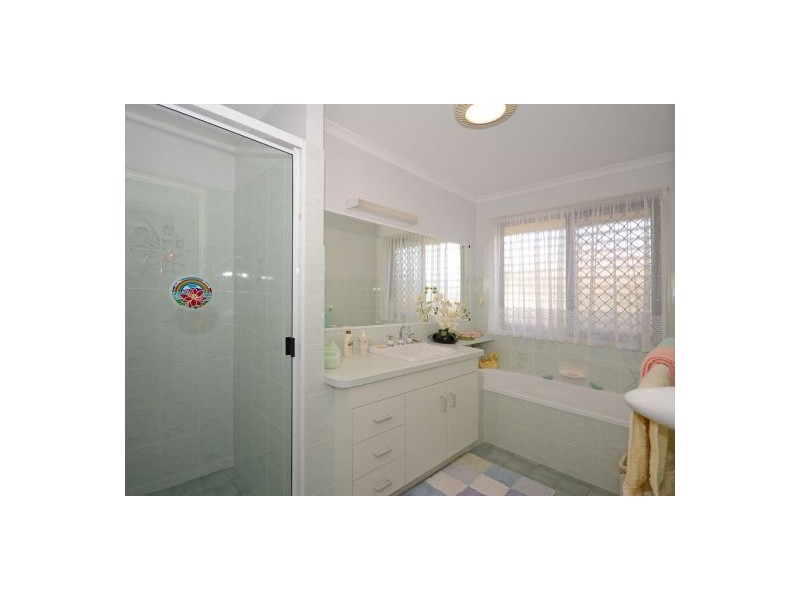 6 Dean Court, Urraween QLD 4655