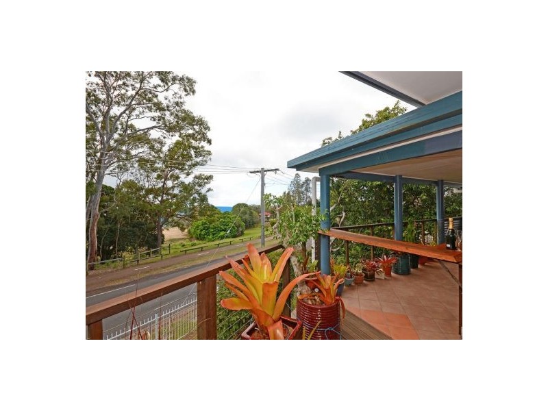 72 Esplanade, Point Vernon QLD 4655