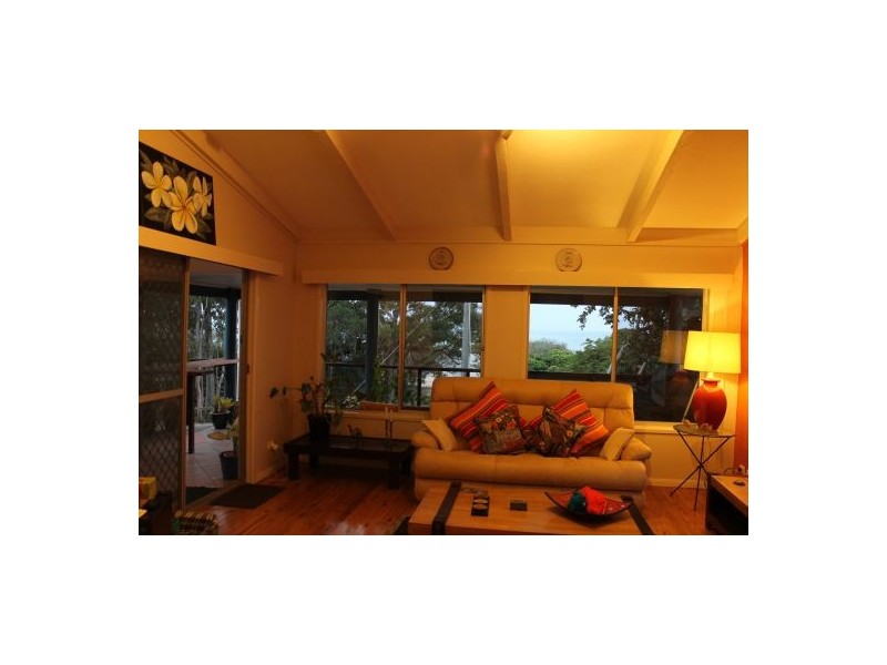 72 Esplanade, Point Vernon QLD 4655