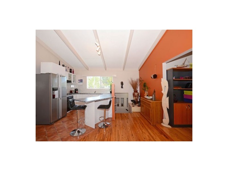 72 Esplanade, Point Vernon QLD 4655