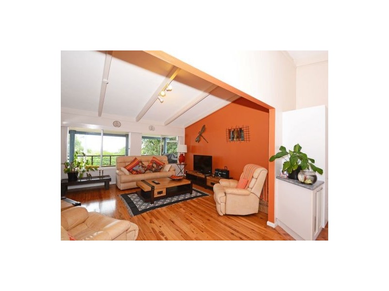 72 Esplanade, Point Vernon QLD 4655