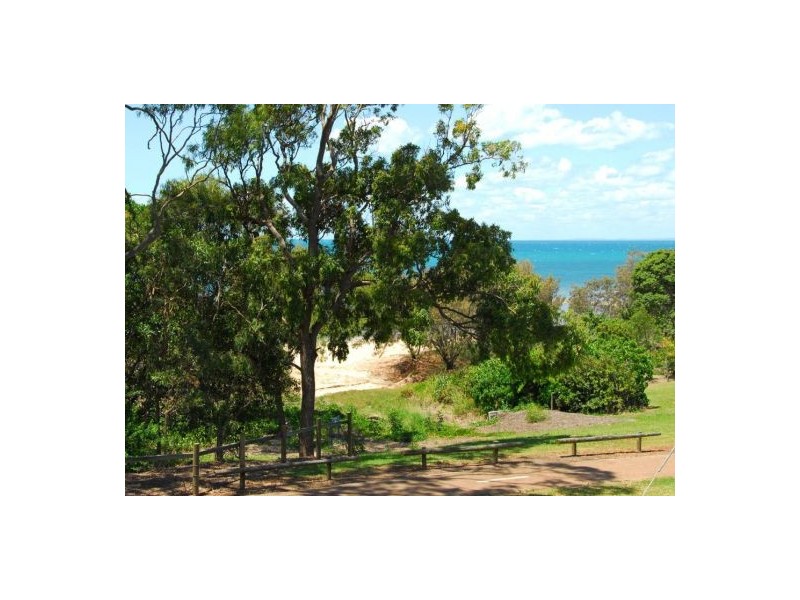 72 Esplanade, Point Vernon QLD 4655