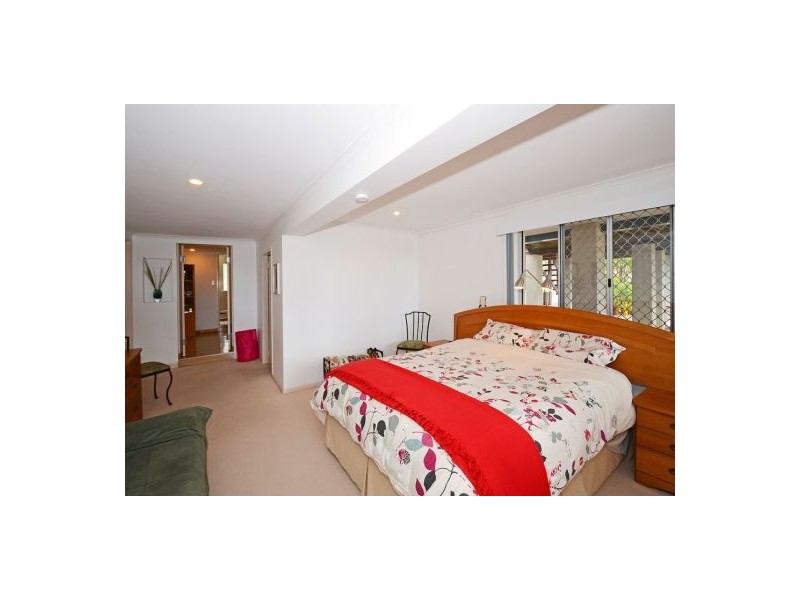 72 Esplanade, Point Vernon QLD 4655