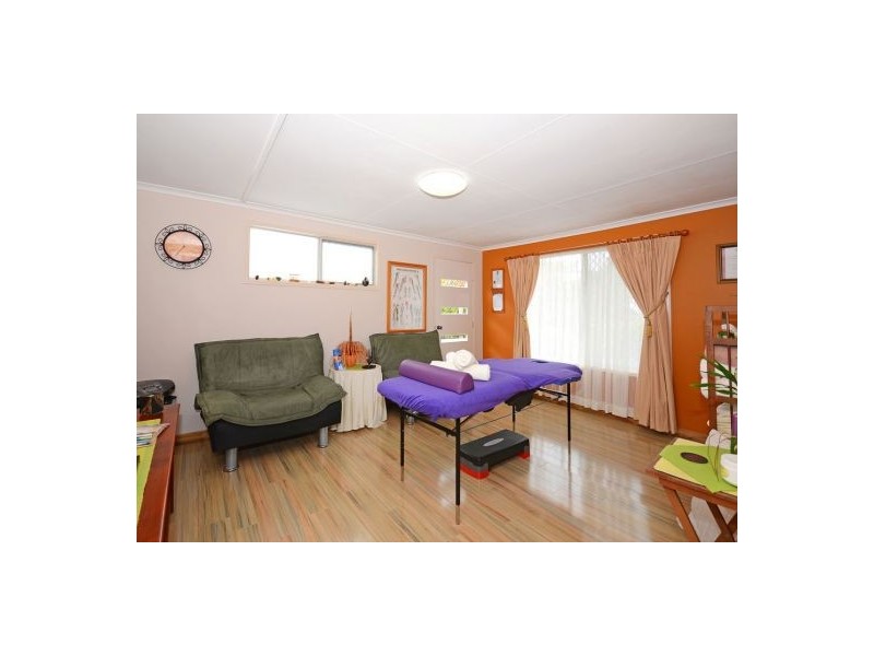 72 Esplanade, Point Vernon QLD 4655