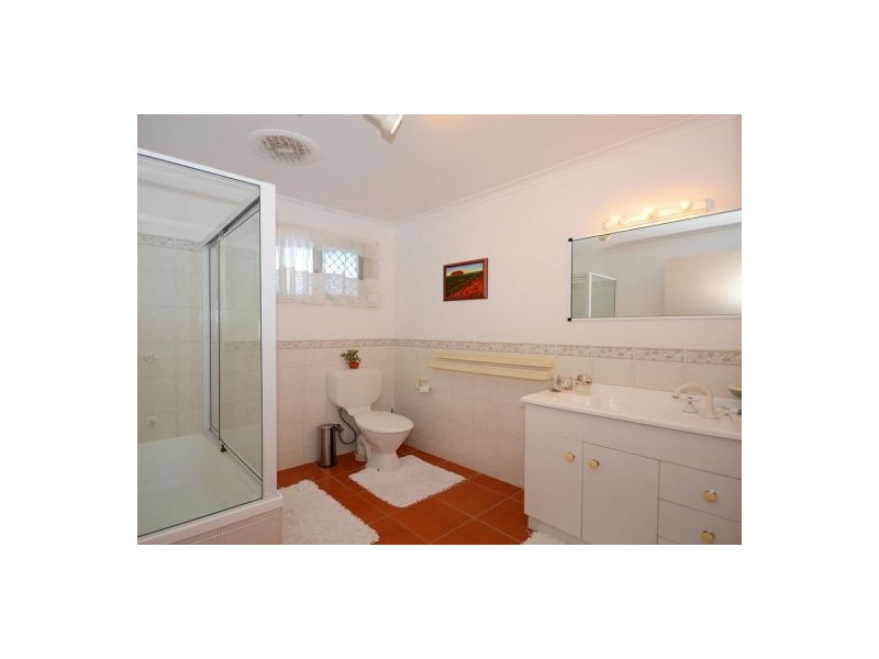 72 Esplanade, Point Vernon QLD 4655