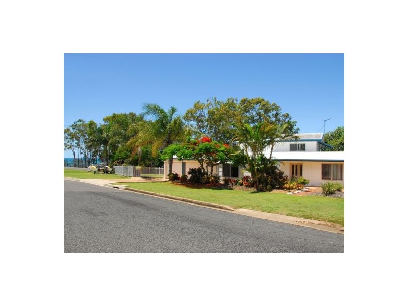 72 Esplanade, Point Vernon QLD 4655
