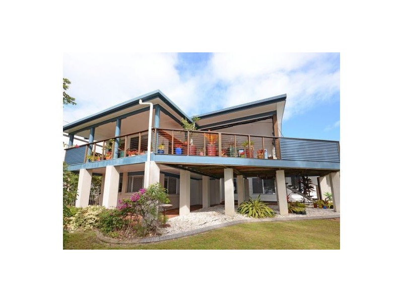 72 Esplanade, Point Vernon QLD 4655