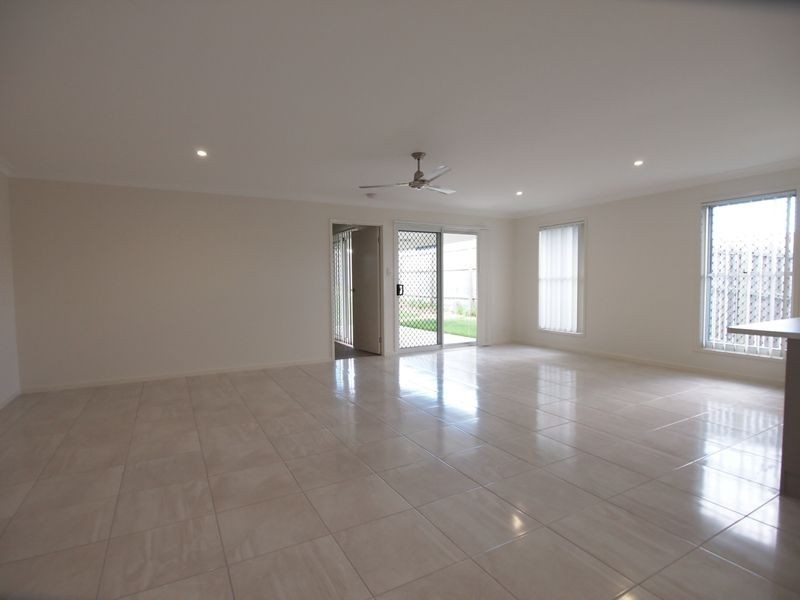 Unit 2/59 St Joseph Drive, Urraween QLD 4655