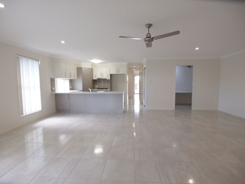 Unit 2/59 St Joseph Drive, Urraween QLD 4655