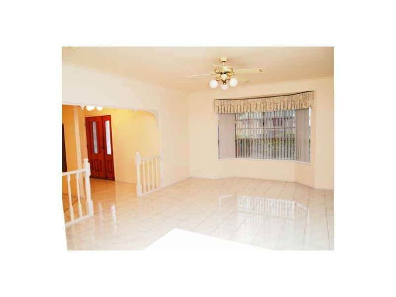 4 Ungowa Ave, Pialba QLD 4655