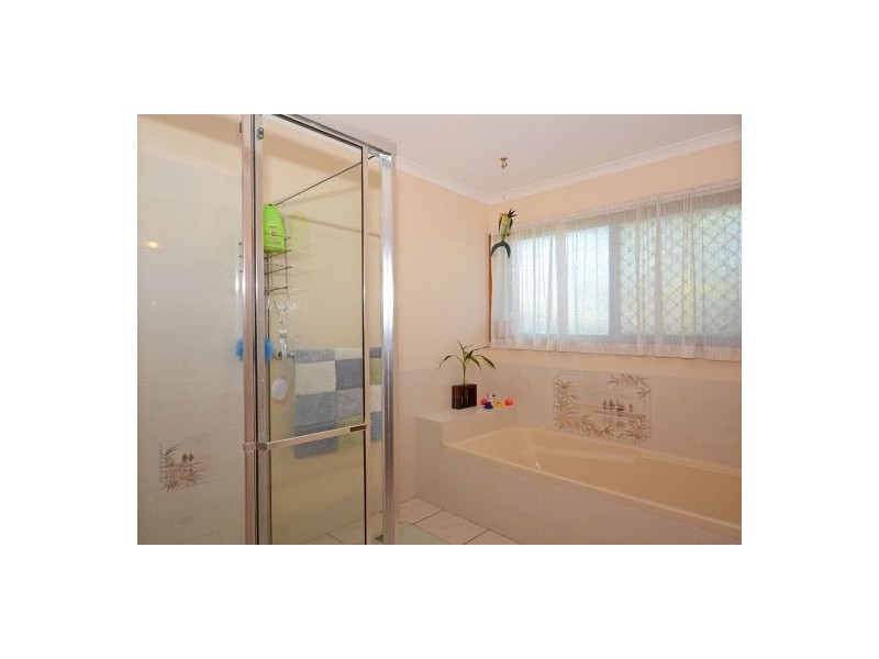 16 Parlon Court, Kawungan QLD 4655