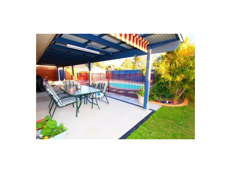 4 Spinnaker Dr, Point Vernon QLD 4655