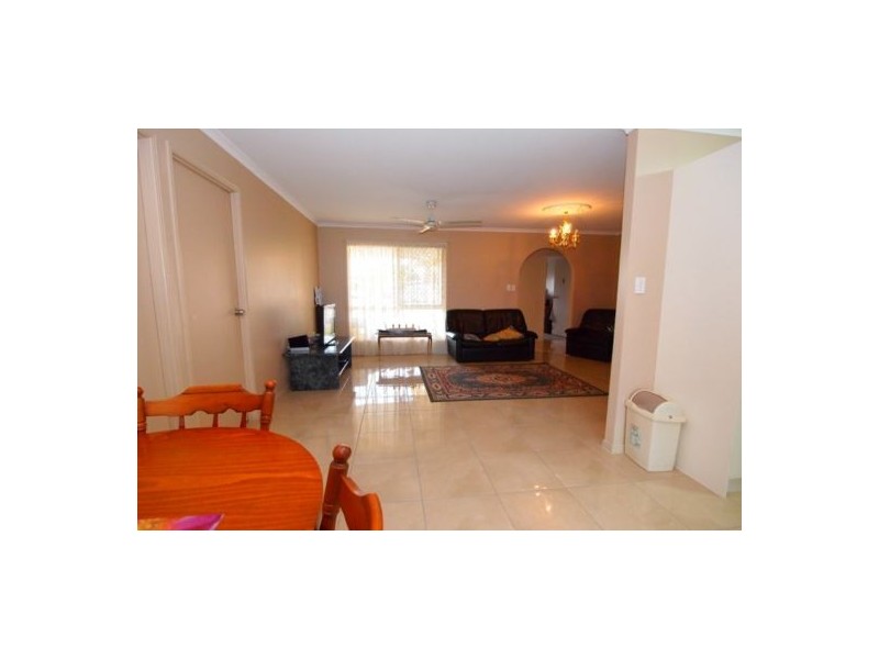 4 Spinnaker Dr, Point Vernon QLD 4655