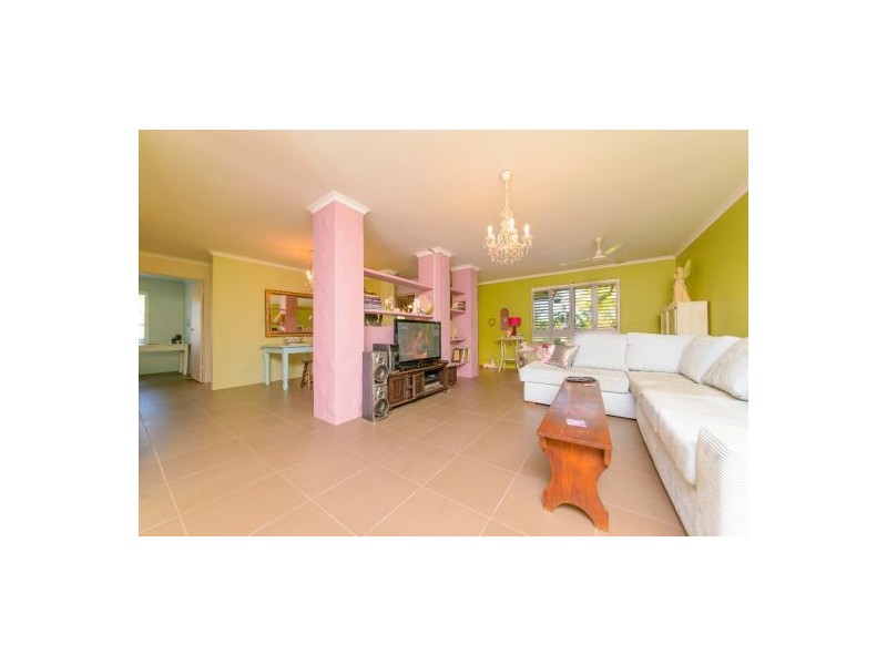 13 South St, Urangan QLD 4655