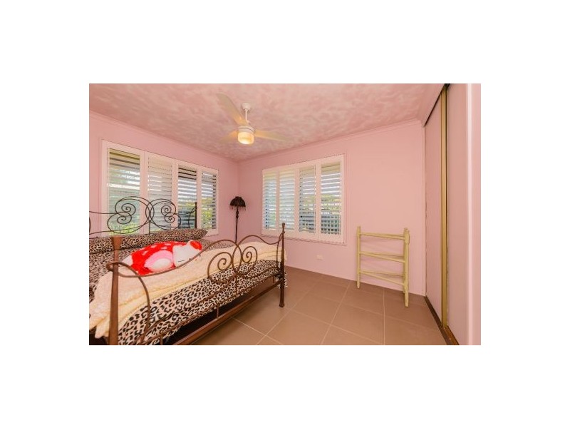 13 South St, Urangan QLD 4655