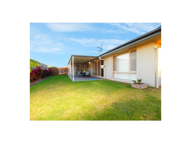 49 Lady Penrhyn Dr, Eli Waters QLD 4655