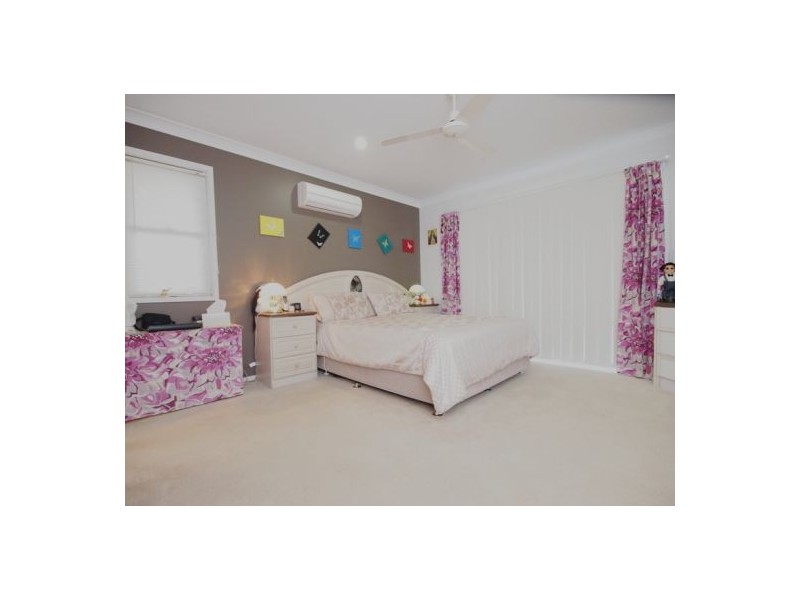 49 Lady Penrhyn Dr, Eli Waters QLD 4655