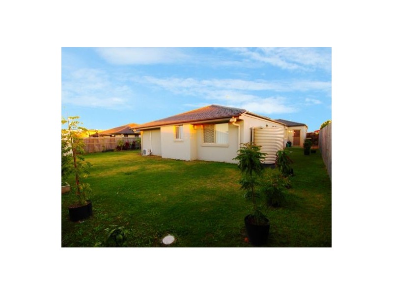 49 Lady Penrhyn Dr, Eli Waters QLD 4655