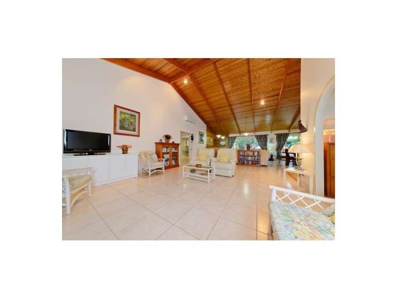 6 Pristine Pl, Dundowran Beach QLD 4655