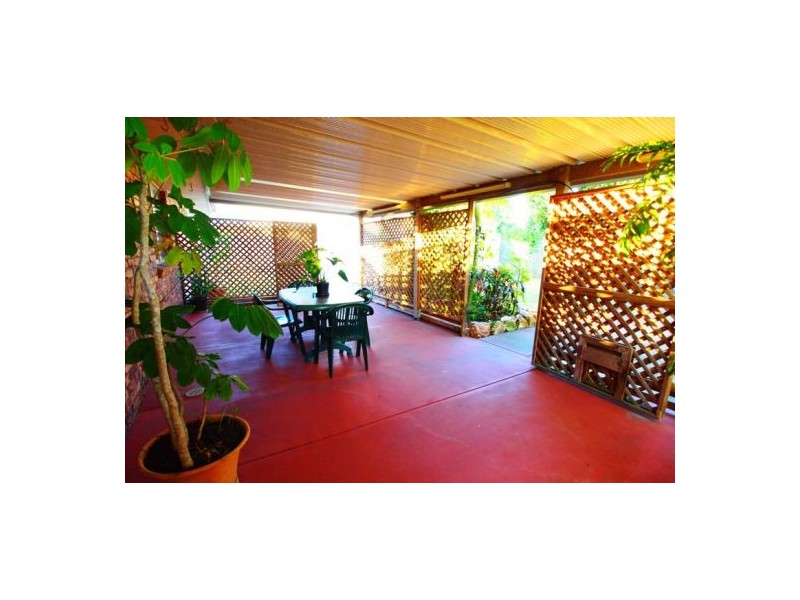 6 San Marco Crt, Urangan QLD 4655